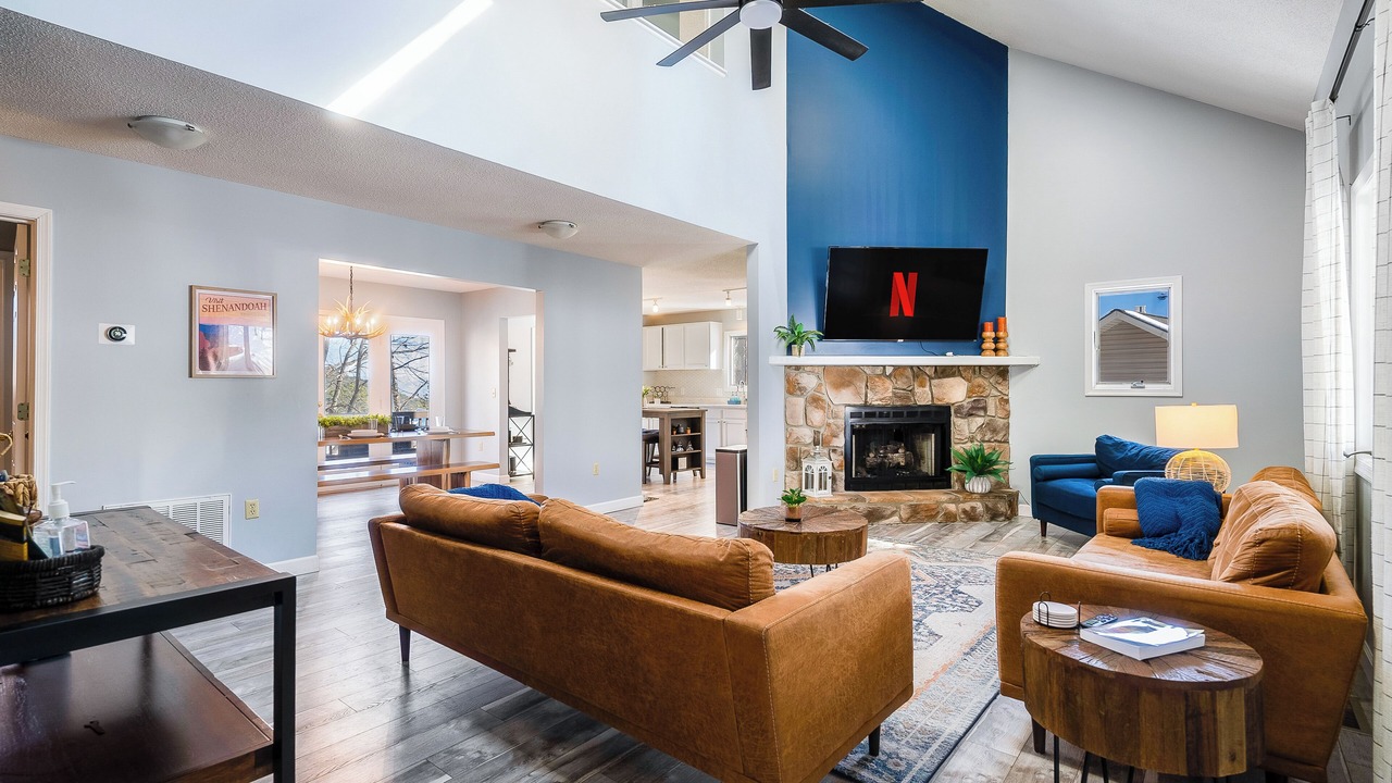 Photo of Livingroom in McGaheysville