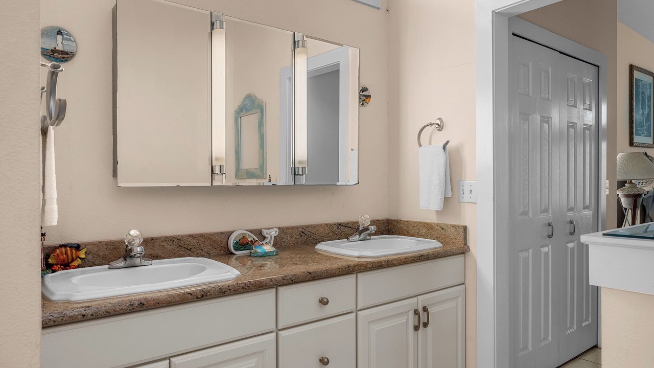 Photo of Bathroom in Painters Walk