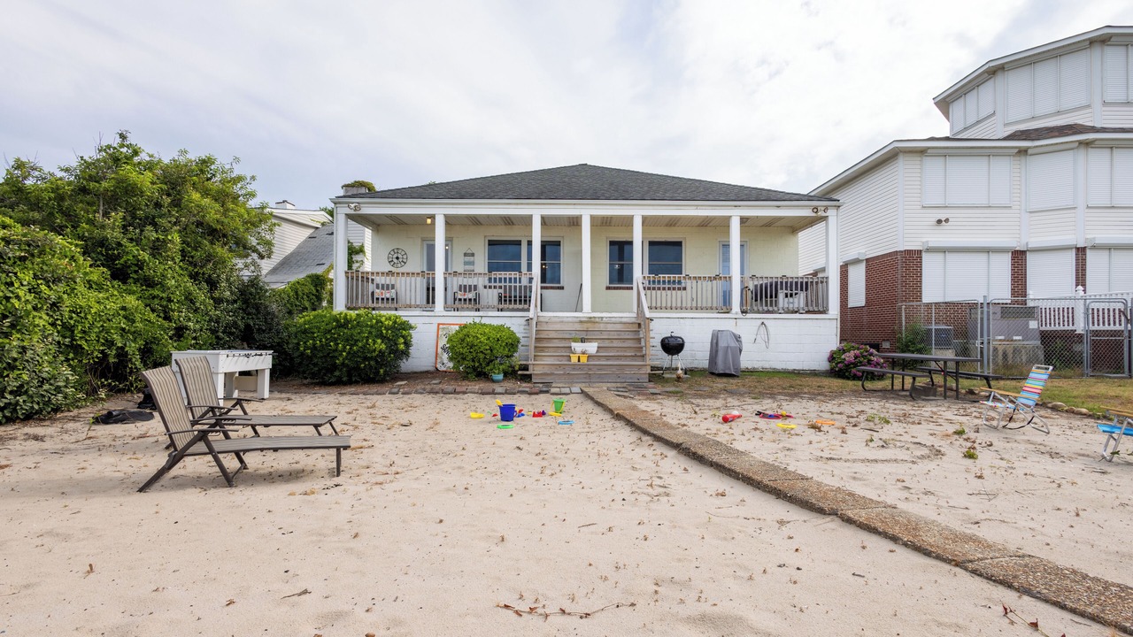 Photo of Outdoor in Cottage Line