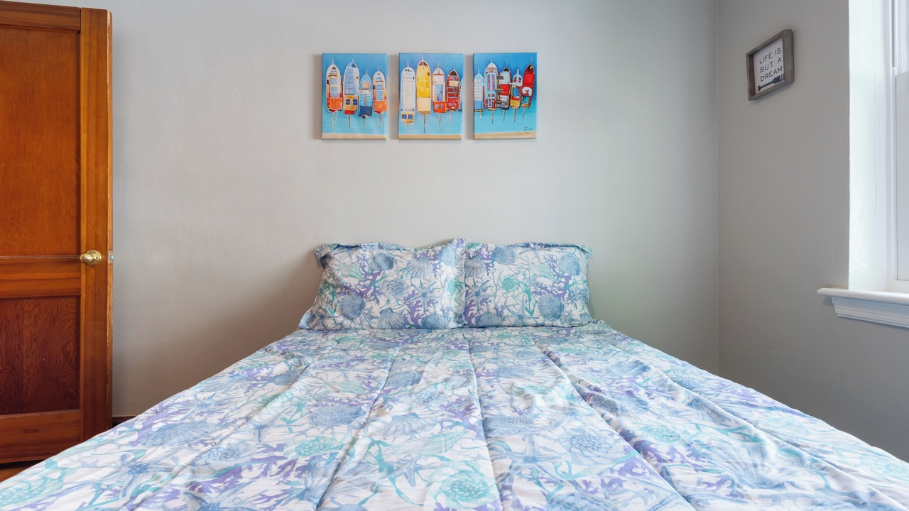 Photo of Bedroom in Cottage Line