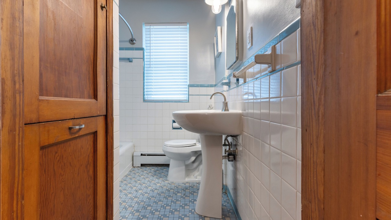 Photo of Bathroom in Cottage Line