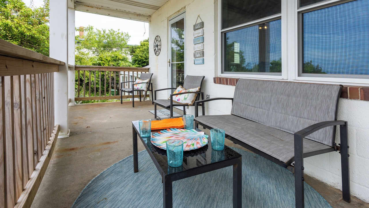 Photo of Patio Balcony in Cottage Line