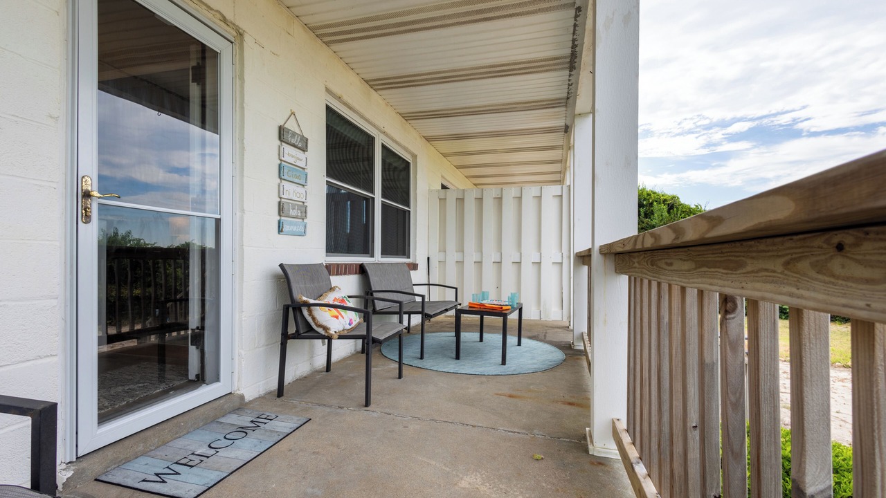 Photo of Patio Balcony in Cottage Line