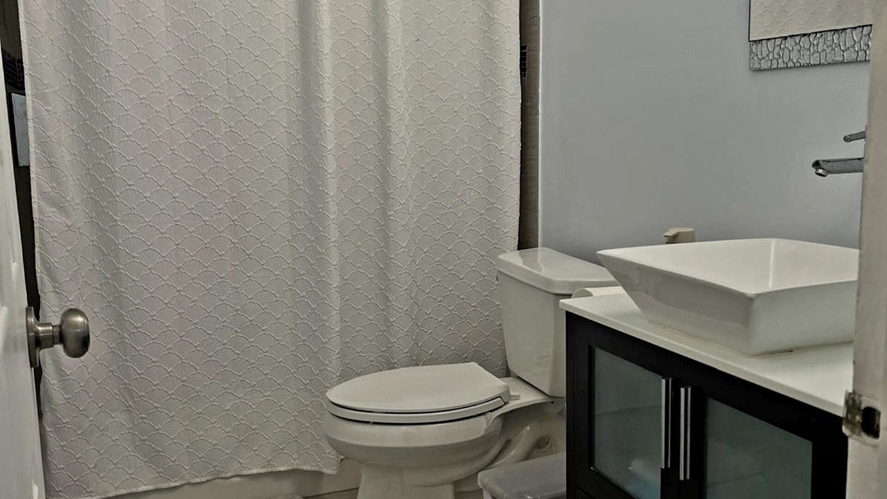 Photo of Bathroom in Cutler Bay