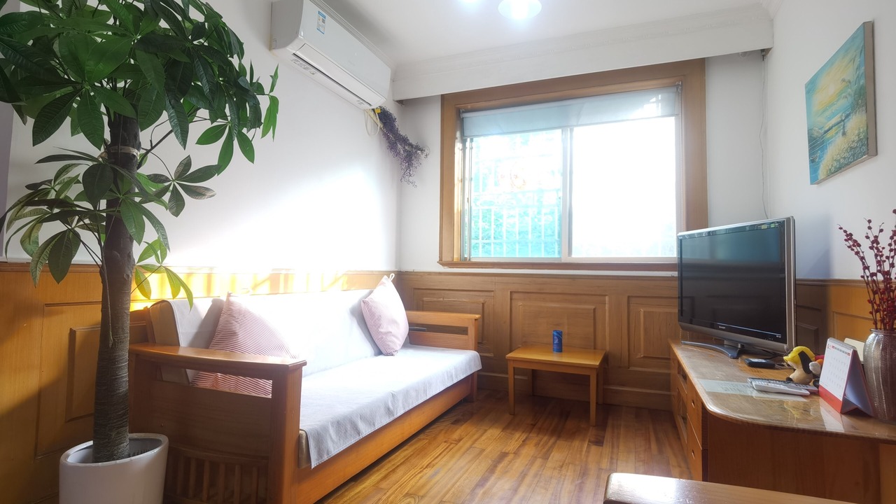 Photo of Livingroom in Downtown Shanghai