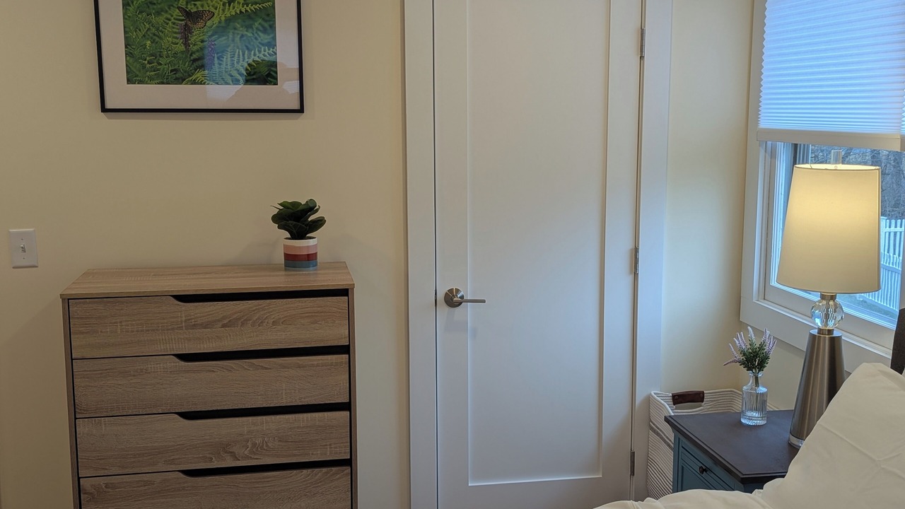 Photo of Bedroom in Lee