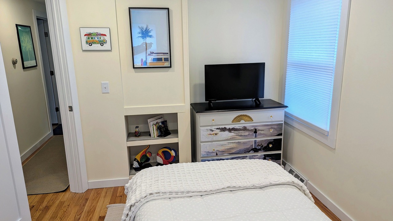 Photo of Bedroom in Lee
