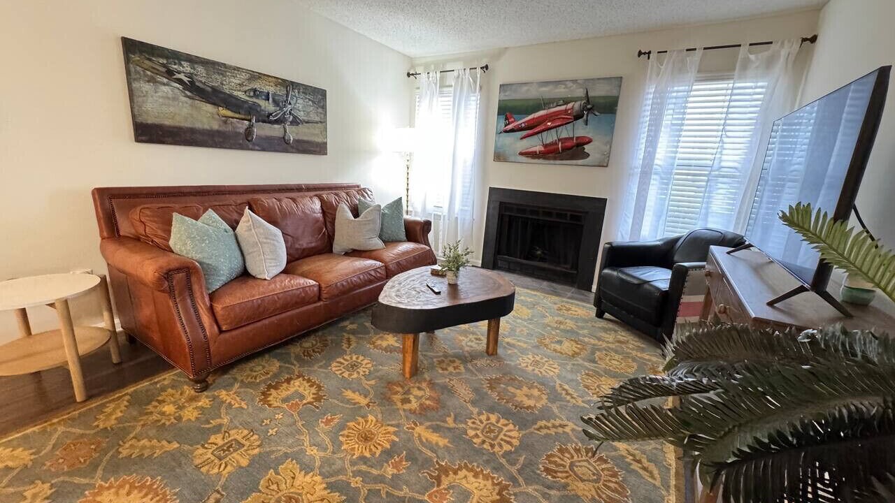 Photo of Livingroom in Northeast Virginia Beach