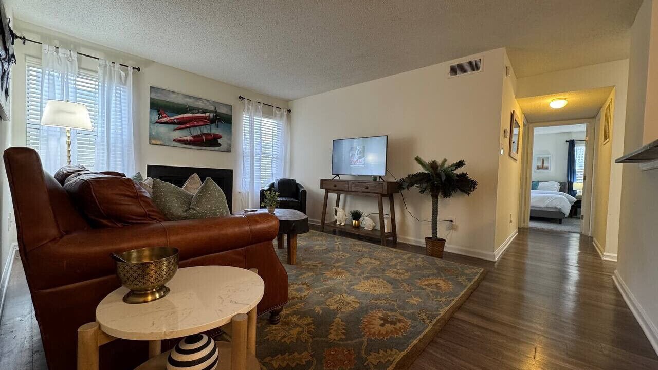 Photo of Livingroom in Northeast Virginia Beach
