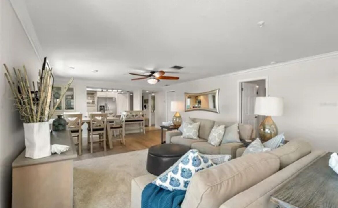 Photo of Livingroom in Independence Square