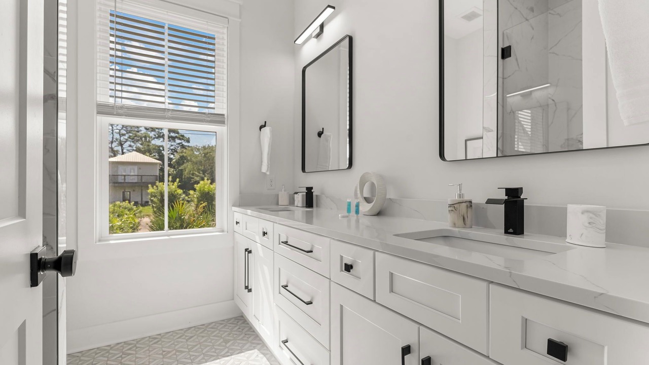 Photo of Bathroom in Laguna Beach