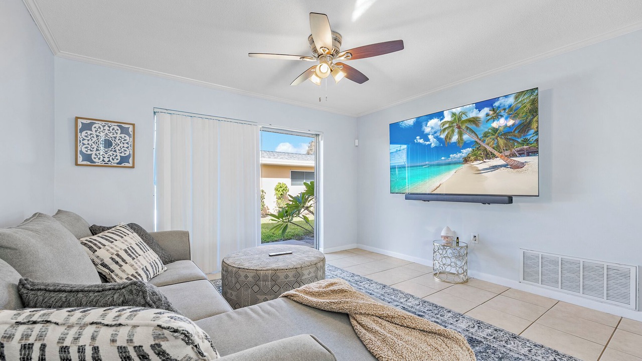 Photo of Livingroom in Cocoa Isles