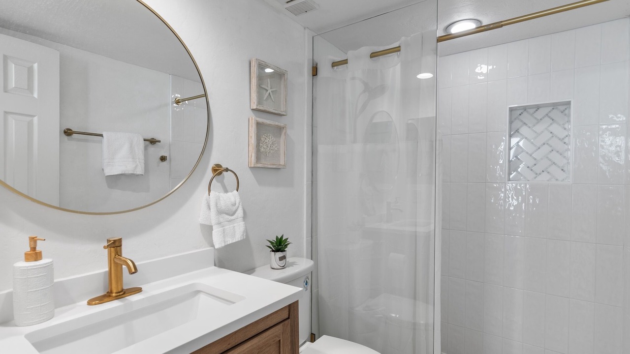 Photo of Bathroom in Beach District