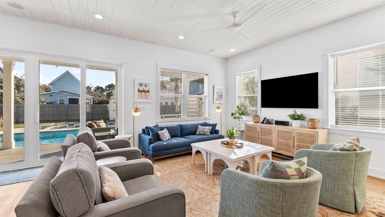 Photo of Livingroom in Village of Sugar Beach