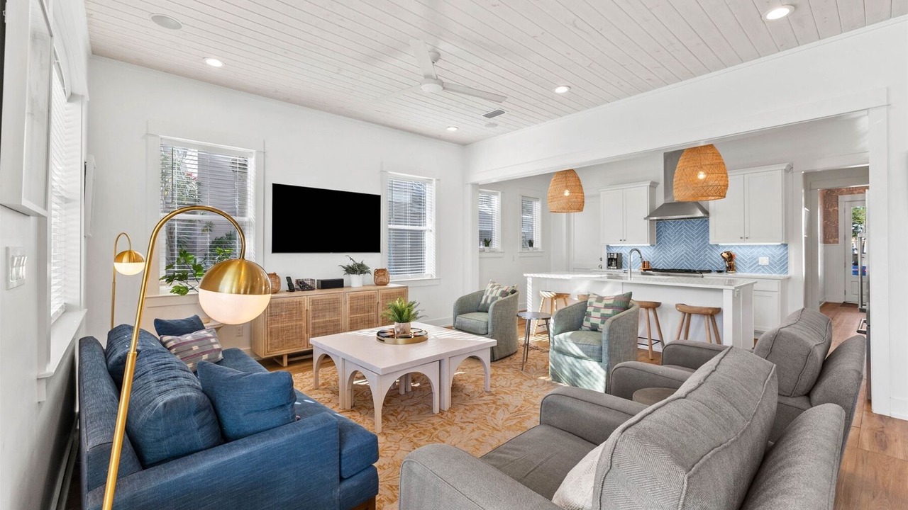 Photo of Livingroom in Village of Sugar Beach