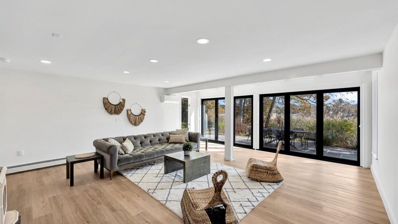 Photo of Livingroom in West Barnstable
