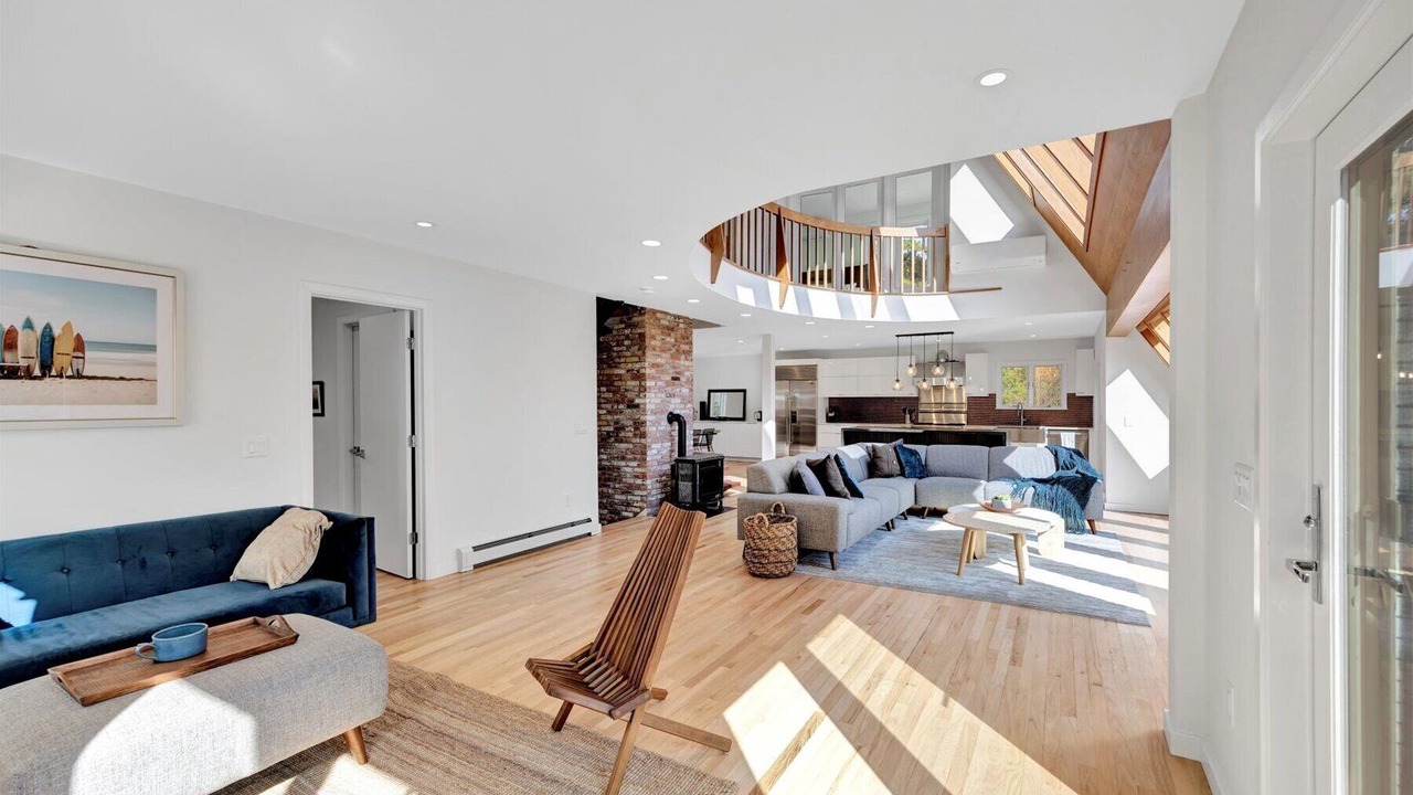 Photo of Livingroom in West Barnstable