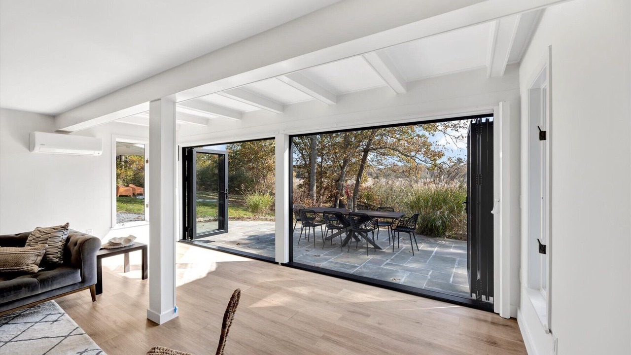 Photo of Livingroom in West Barnstable