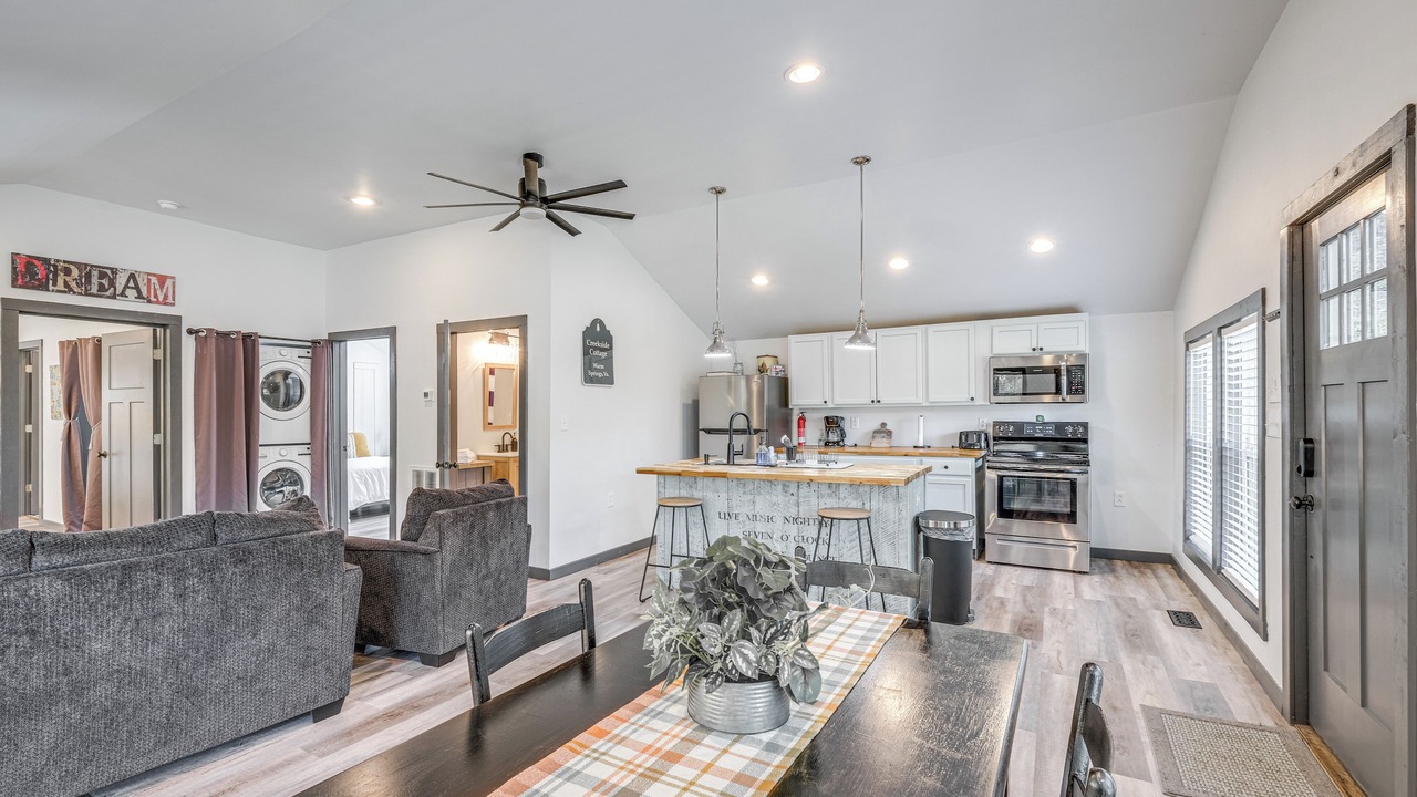 Photo of Bedroom in Warm Springs