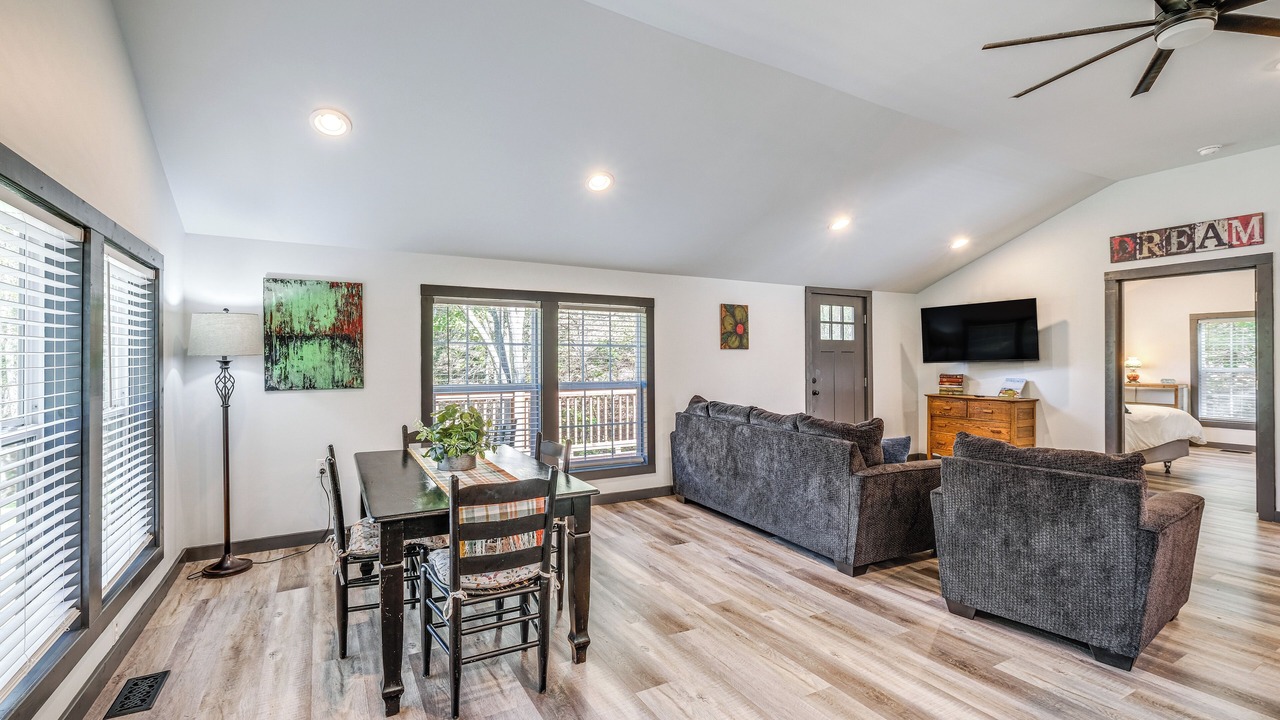 Photo of Bedroom in Warm Springs