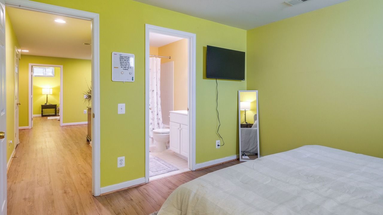 Photo of Bedroom in Lorton