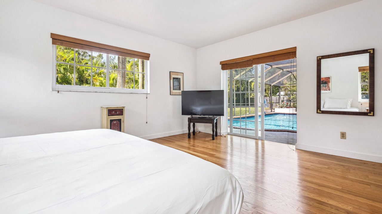 Photo of Bedroom in Pinecrest