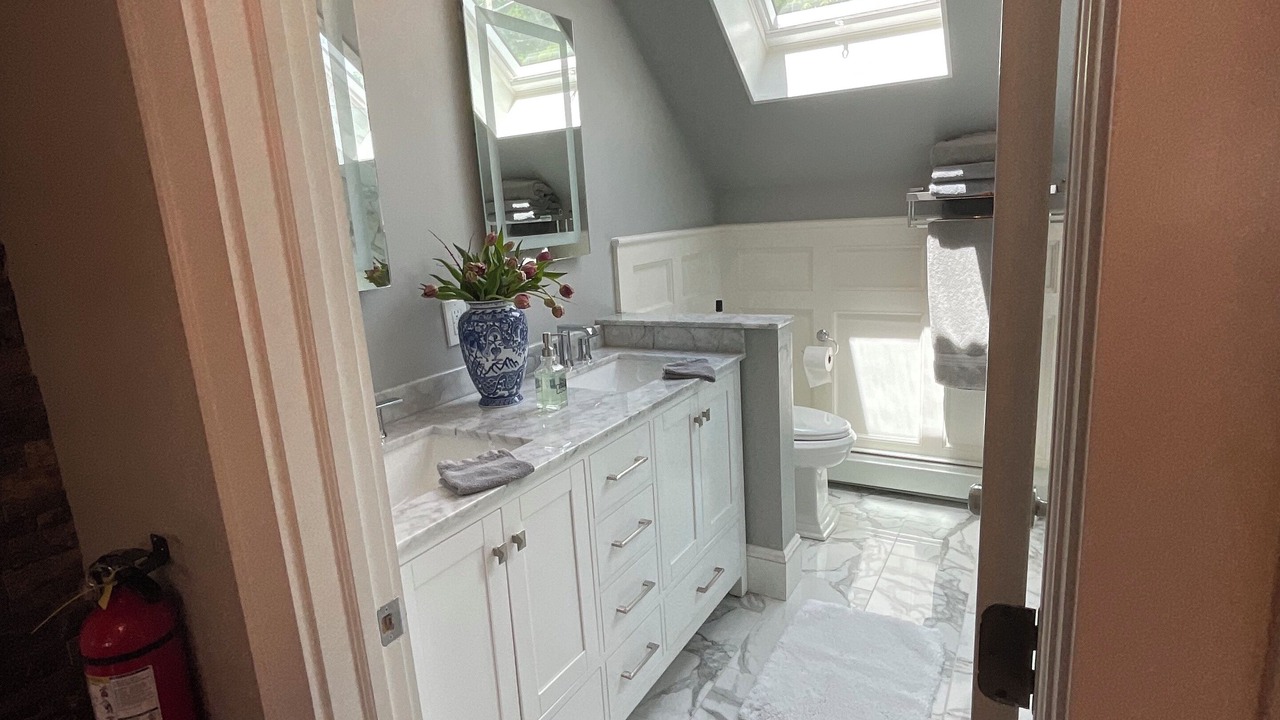 Photo of Bathroom in Tomkins Cove