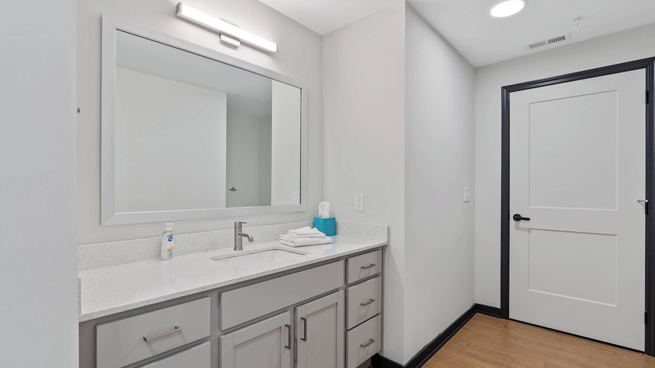 Photo of Bathroom in Lockerbie Square