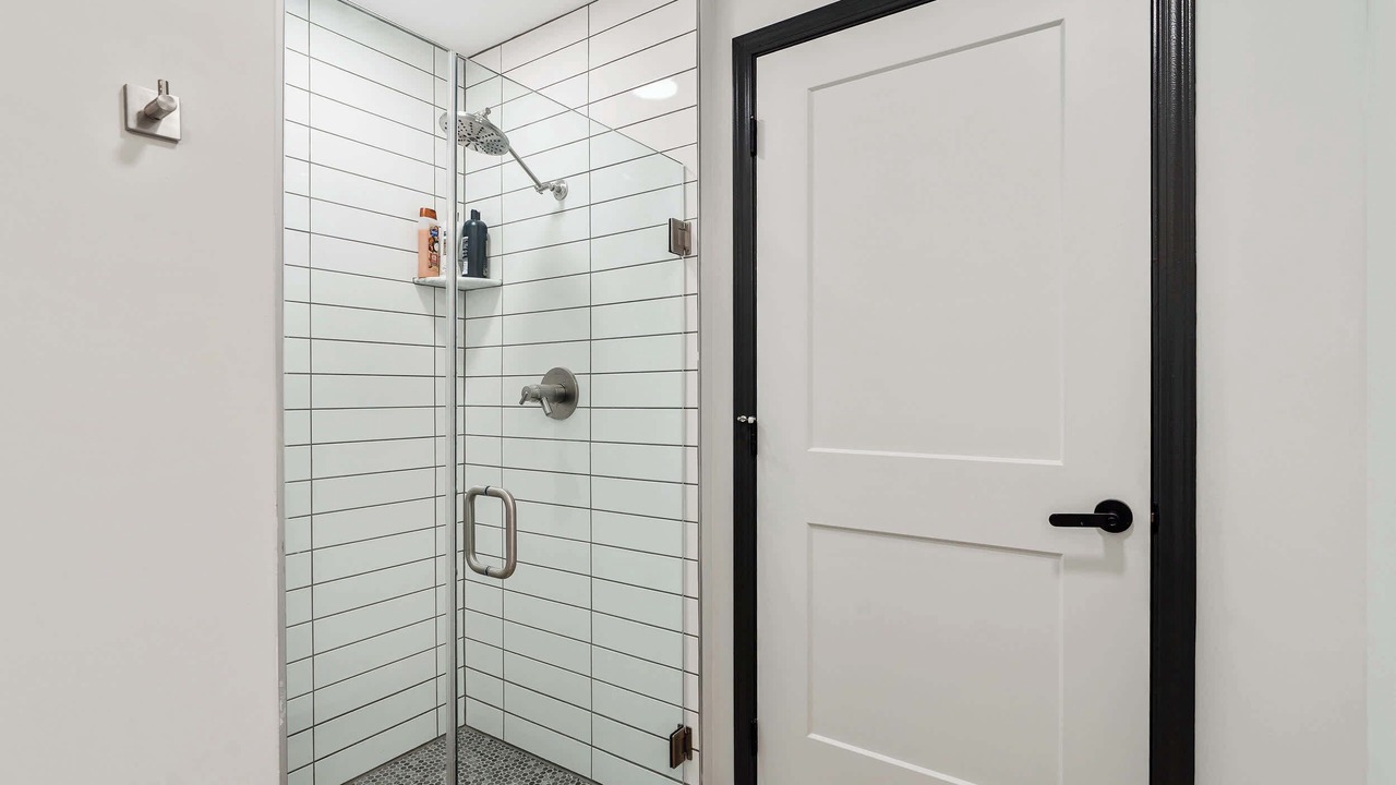 Photo of Bathroom in Lockerbie Square