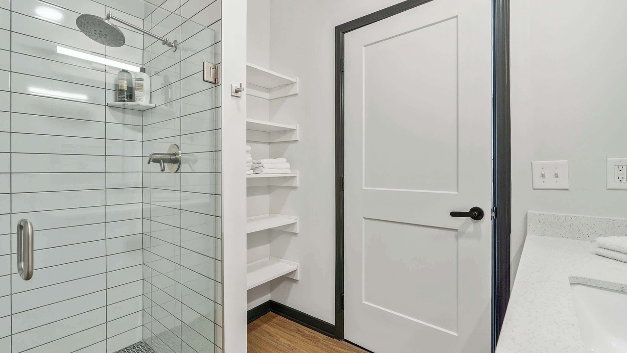 Photo of Bathroom in Lockerbie Square