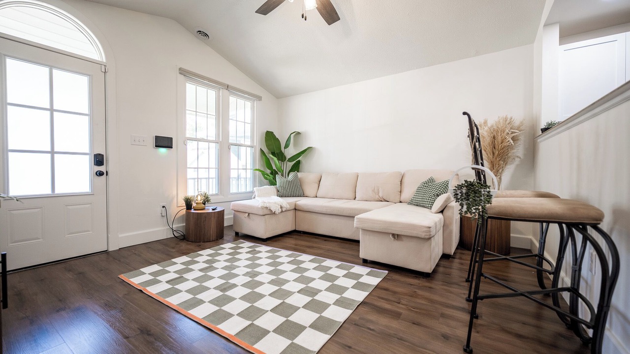Photo of Livingroom in Fountain Square