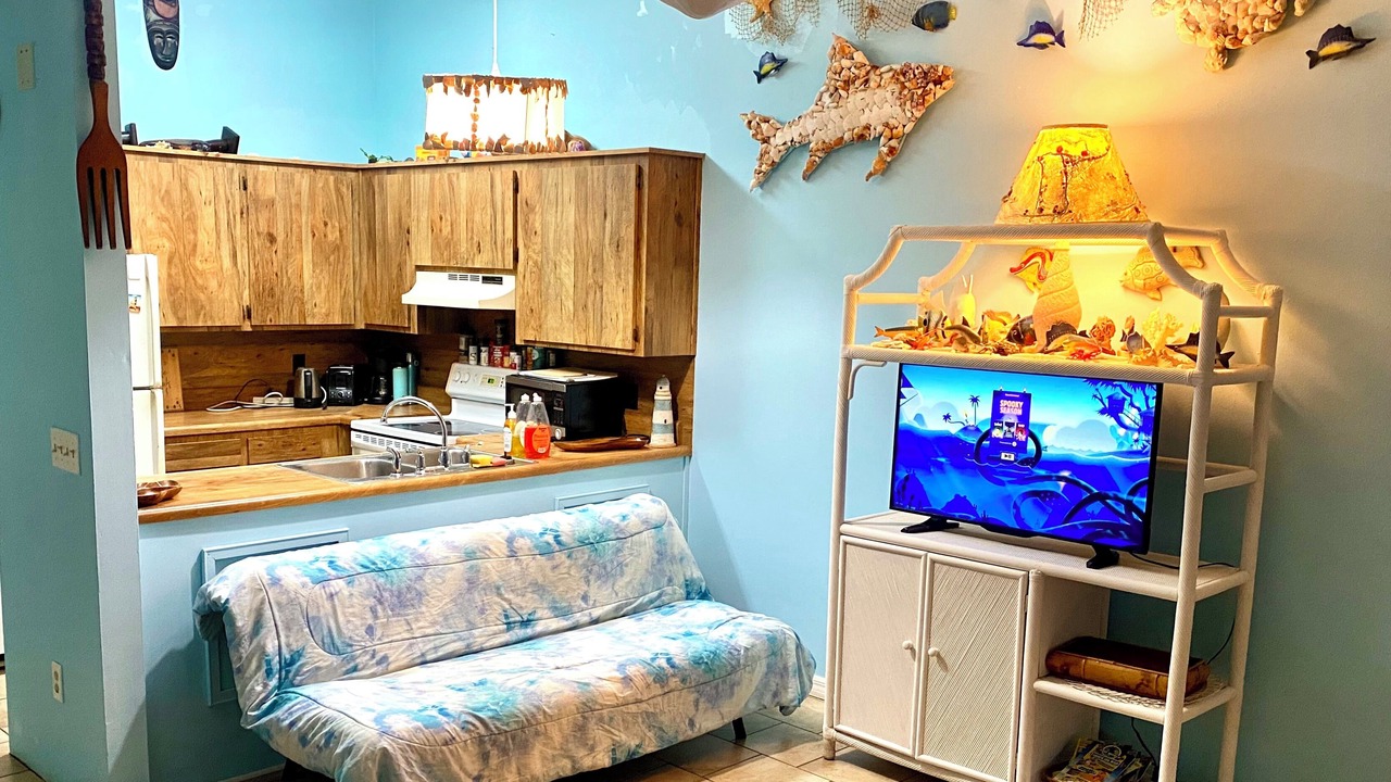 Photo of Livingroom in Biltmore Beach