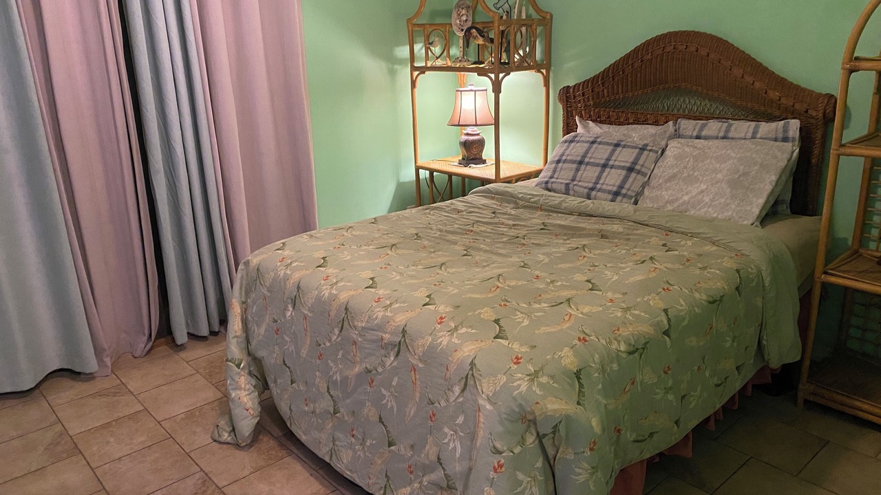 Photo of Bedroom in Biltmore Beach