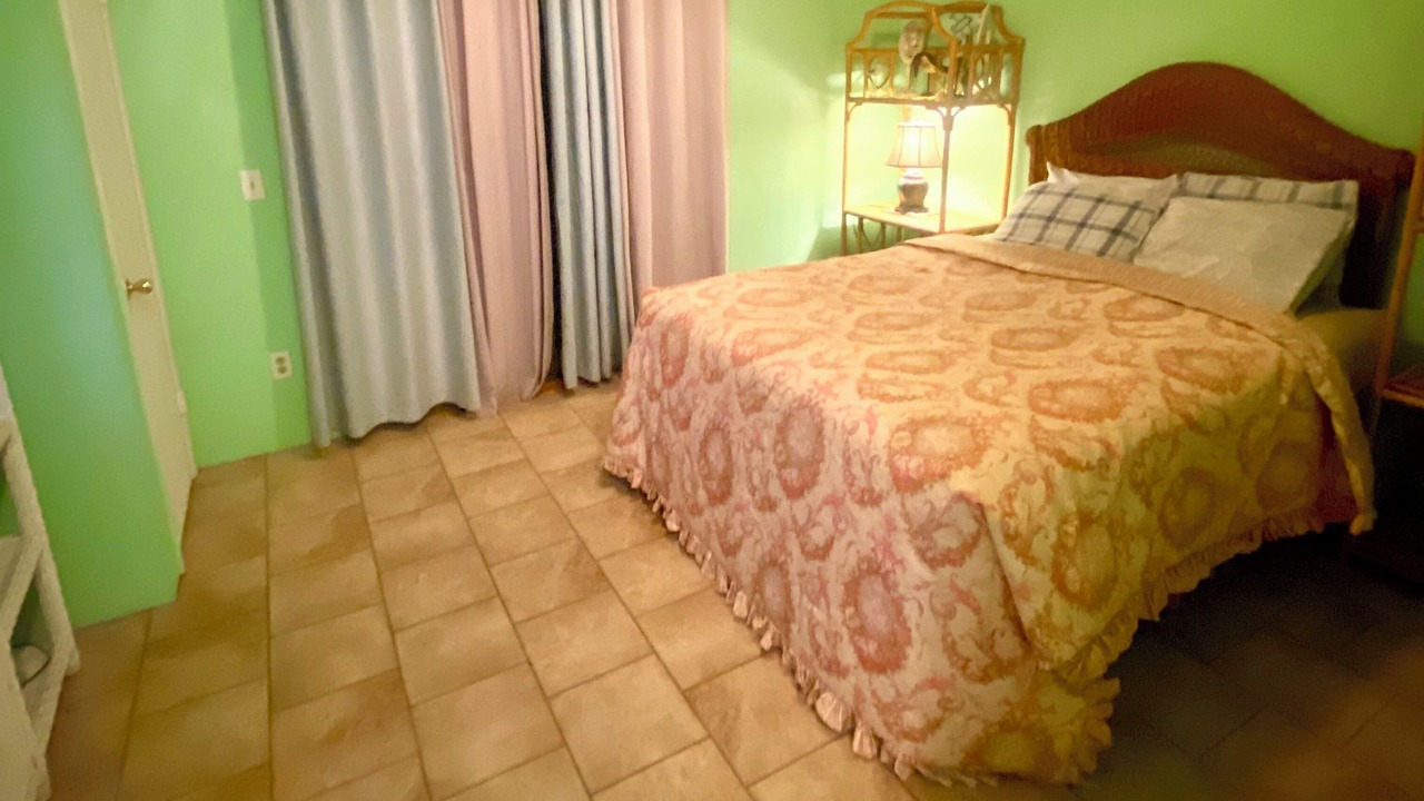 Photo of Bedroom in Biltmore Beach