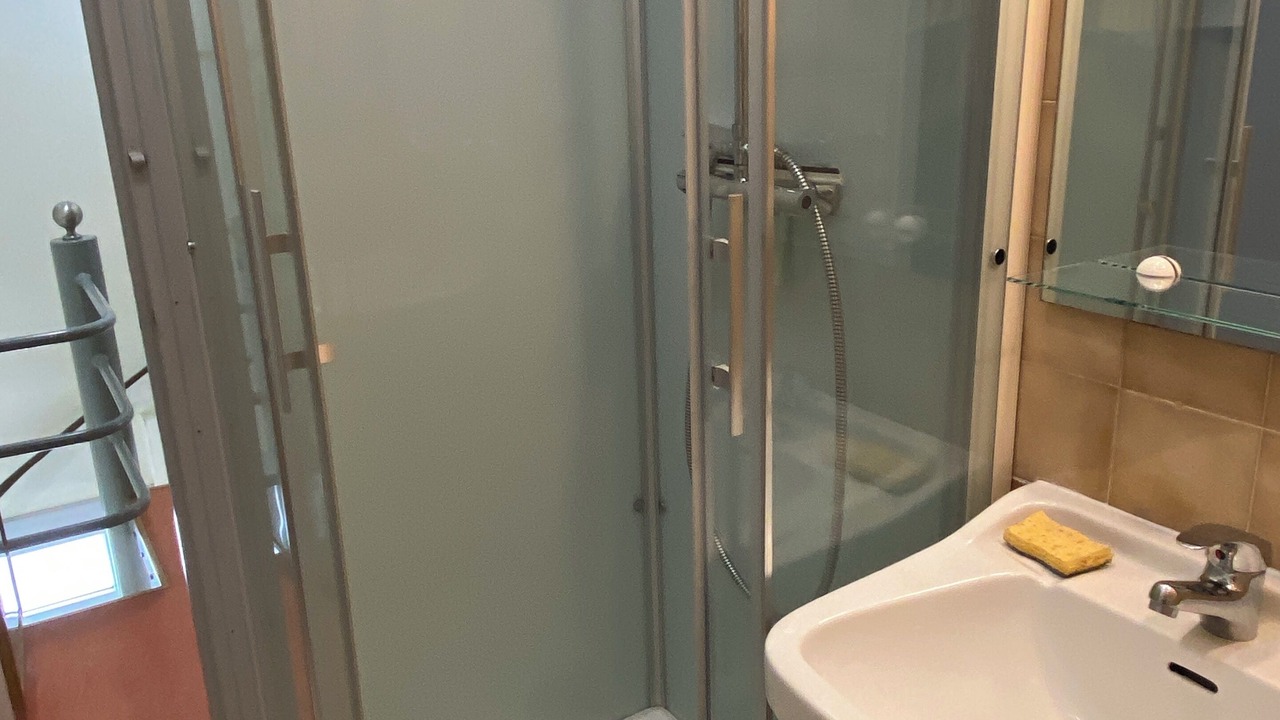 Photo of Bathroom in Plevenon