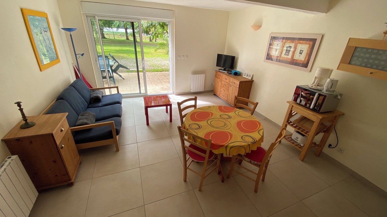 Photo of Livingroom in Plevenon