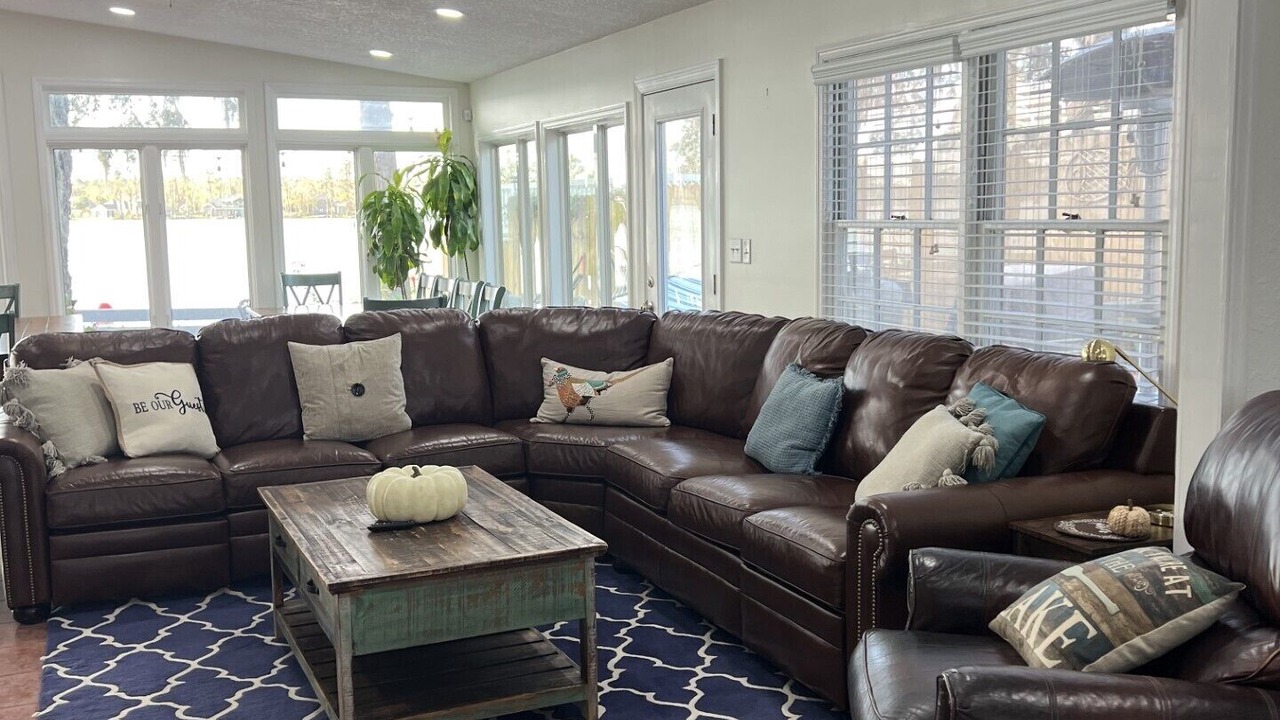 Photo of Livingroom in Lake Park