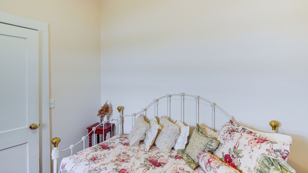 Photo of Bedroom in Pittsfield