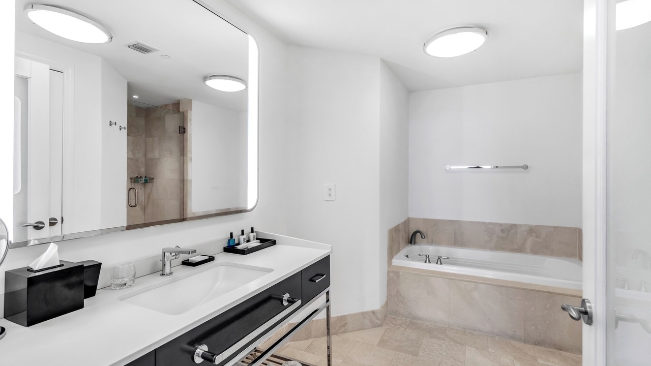 Photo of Bathroom in Mid Beach