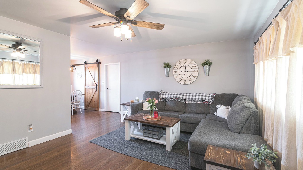 Photo of Livingroom in Michigan City