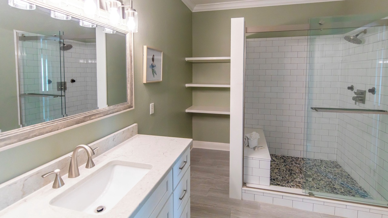 Photo of Bathroom in Gulf Place