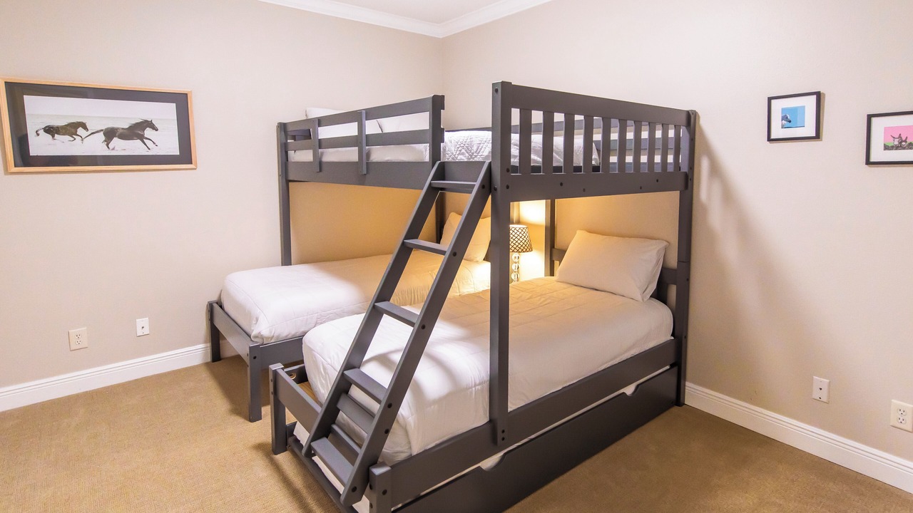 Photo of Bedroom in Gulf Place