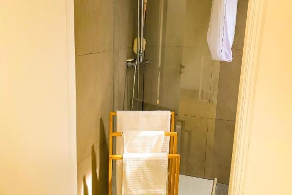 Photo of Bathroom in Alges