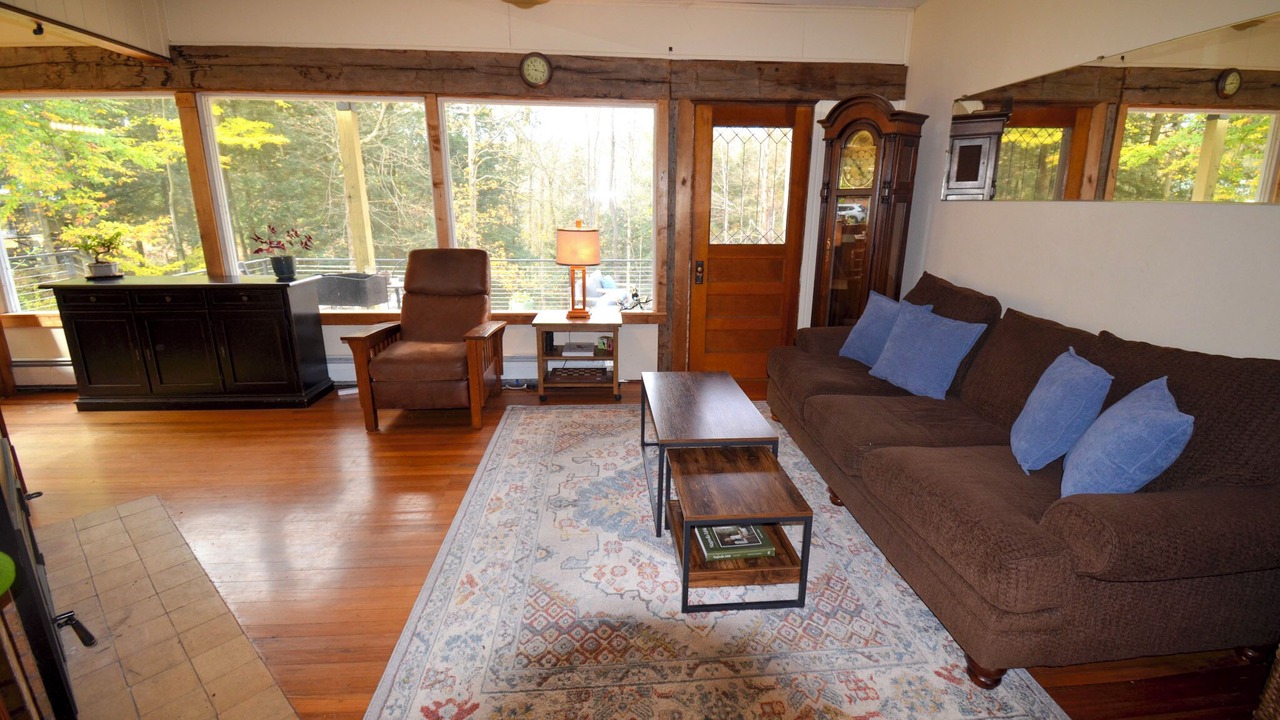 Photo of Livingroom in Colden