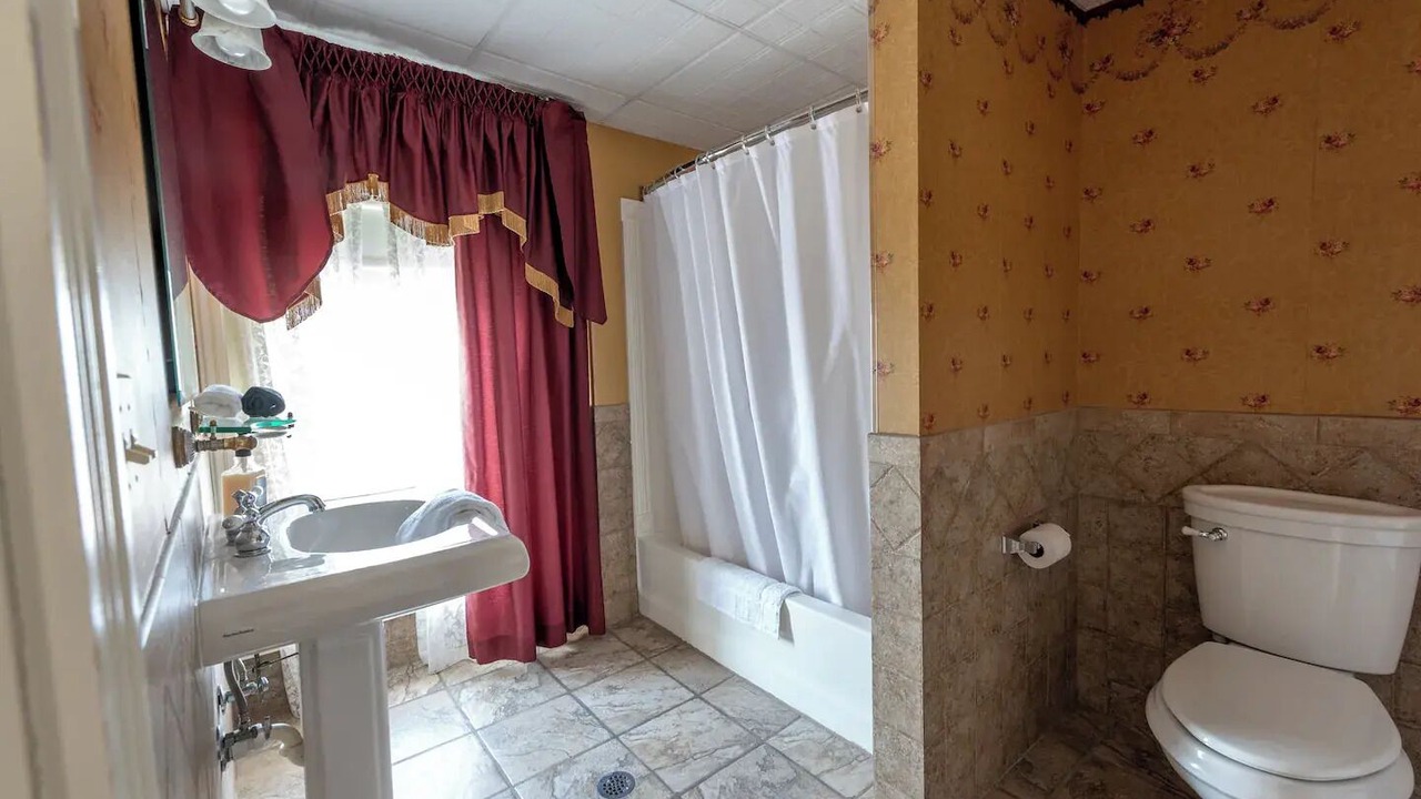 Photo of Bathroom in Geneseo