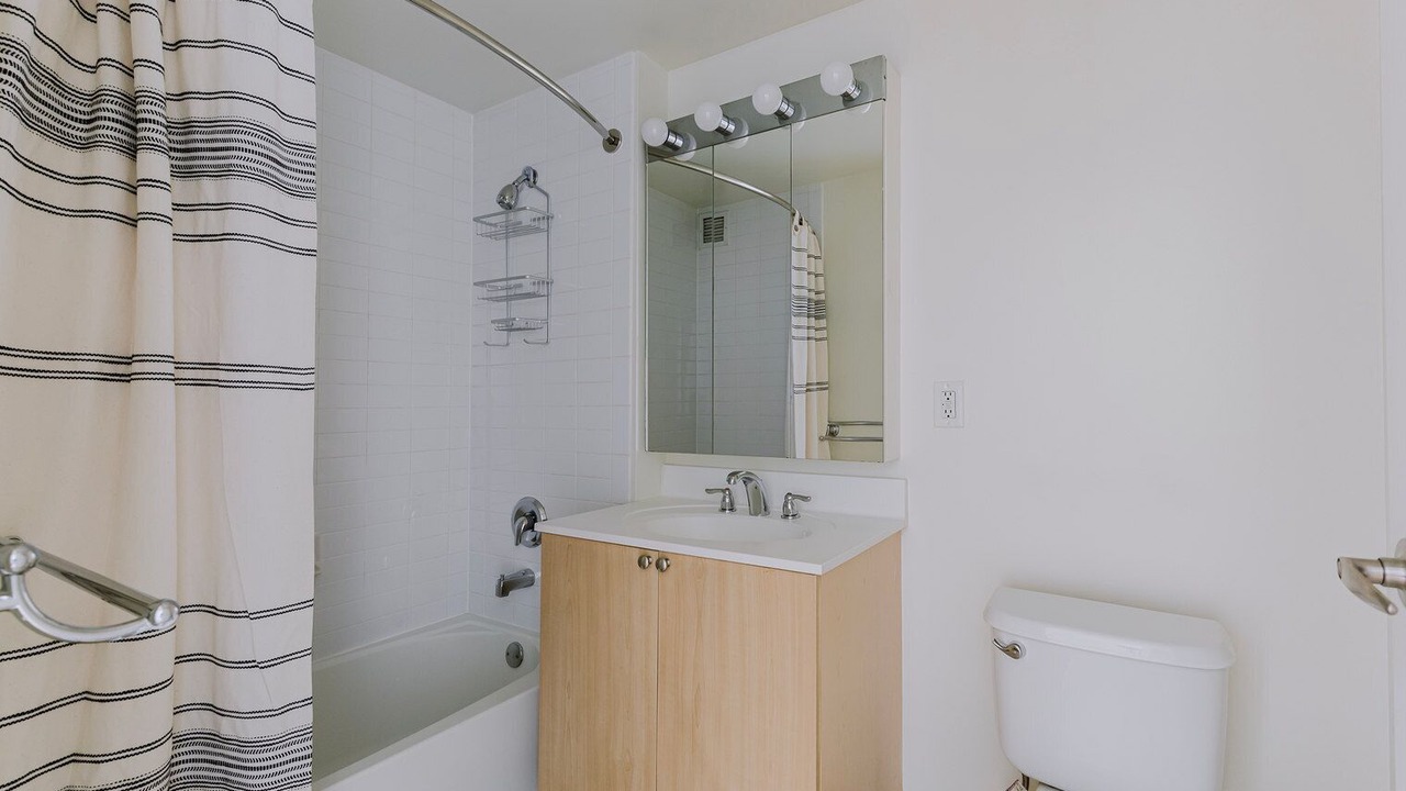 Photo of Bathroom in Hunters Point
