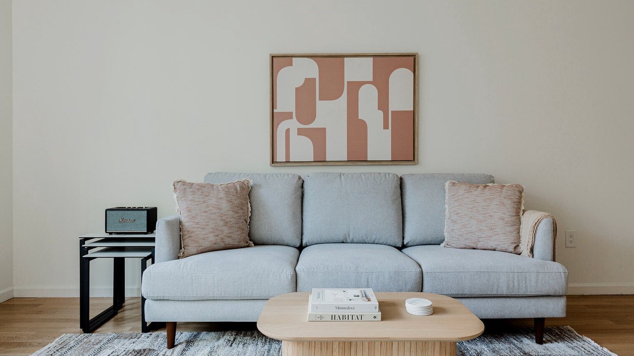 Photo of Livingroom in Hunters Point