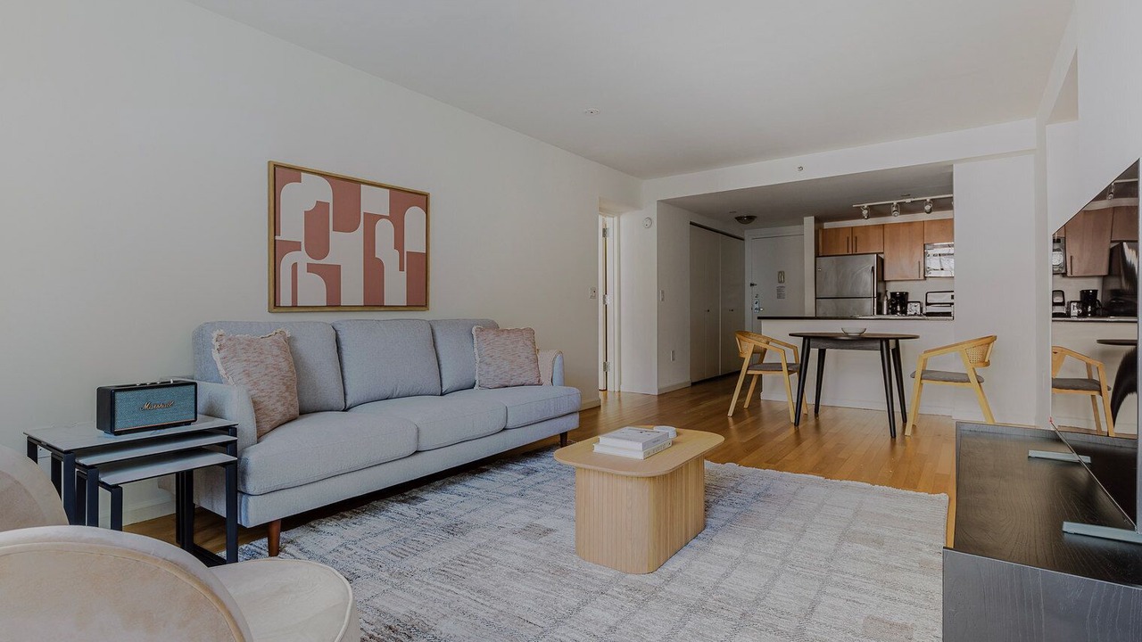 Photo of Livingroom in Hunters Point