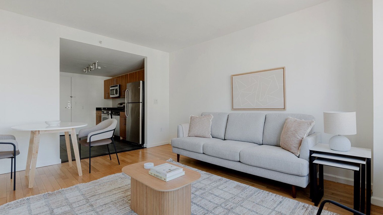 Photo of Livingroom in Hunters Point