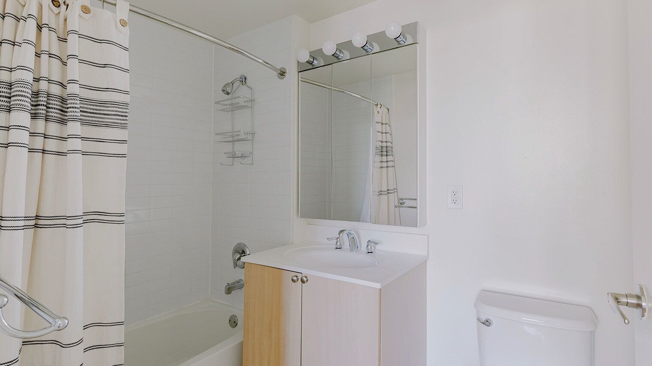 Photo of Bathroom in Hunters Point